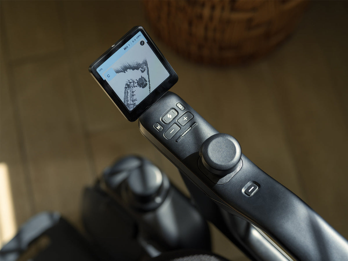STRUTT EV1 – Joystick und Touchscreen